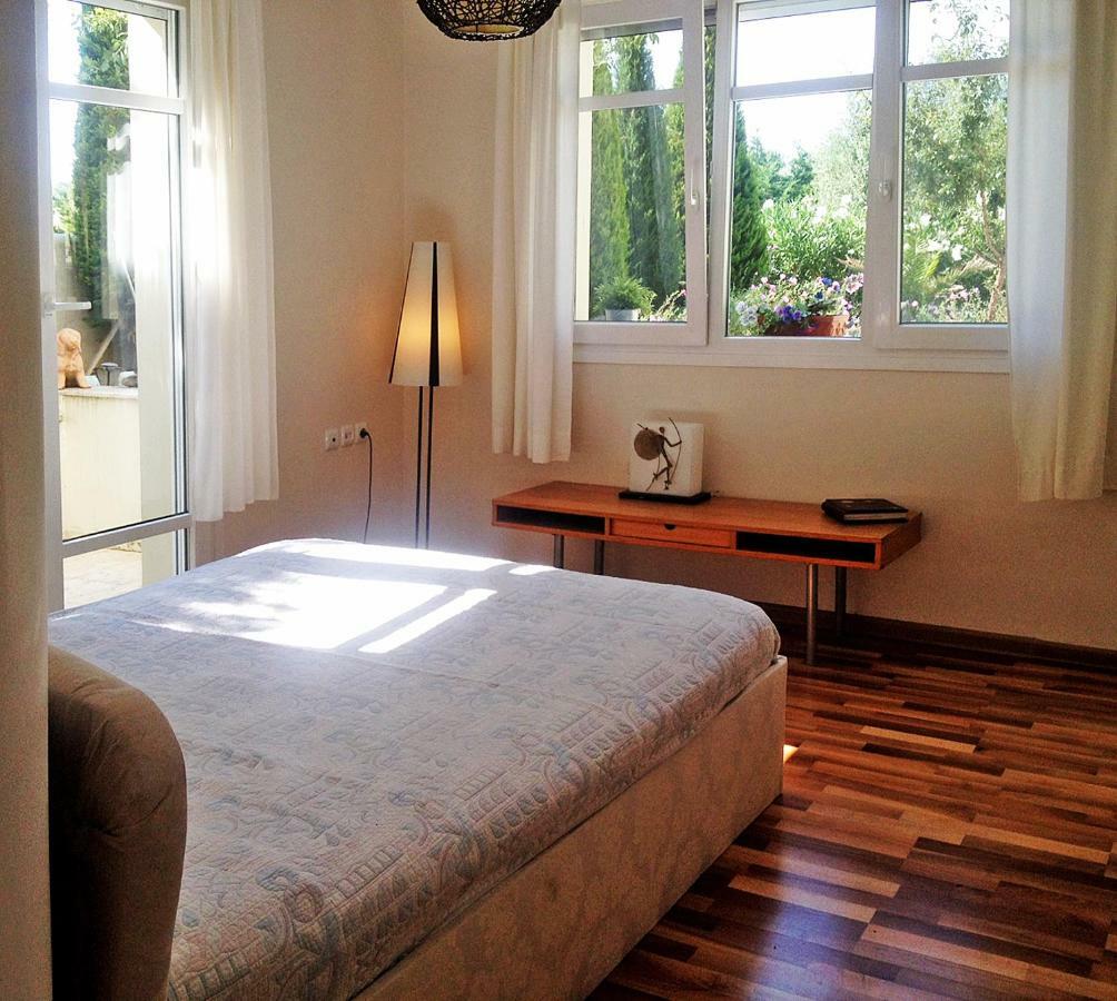 Lovely Apartm.Near Airport Kardiá Eksteriør bilde